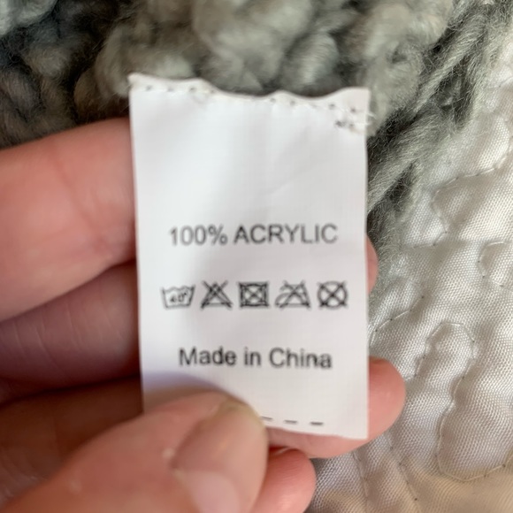 M NEW shawl - Picture 3 of 3